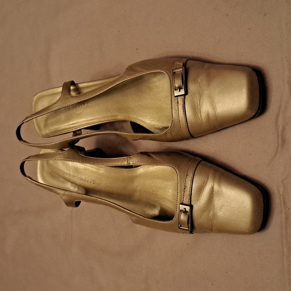 Karen Scott, 8 1/2, gold